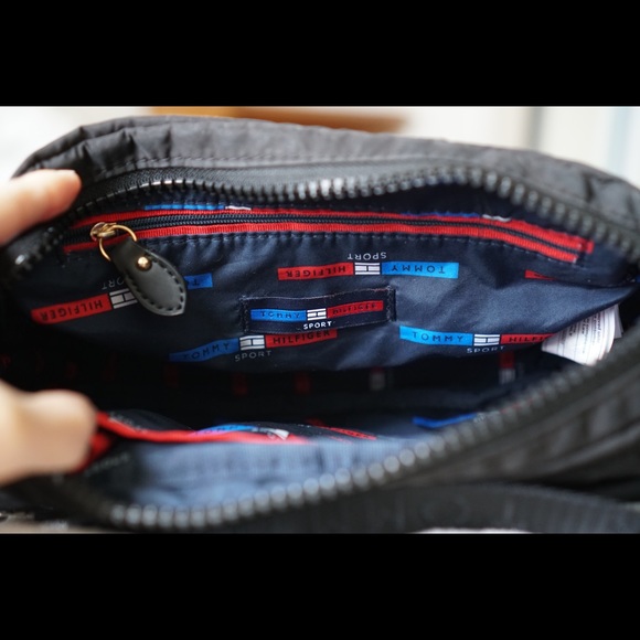 Tommy Hilfiger nylon crossbody - Picture 5 of 5
